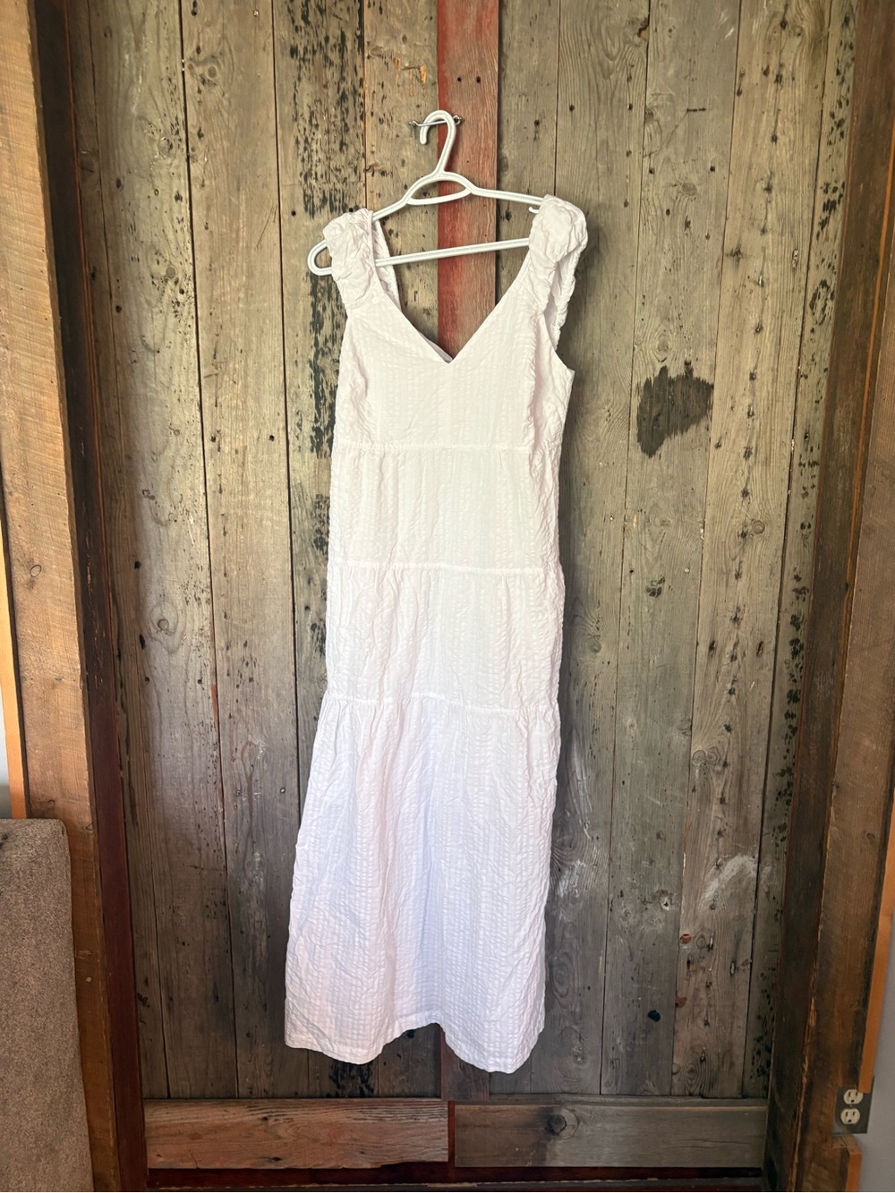 Old Navy White Sleeveless Textured Maxi Dress